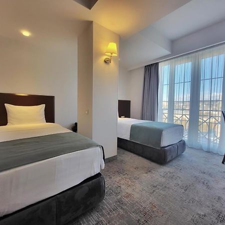 A5 Hotel Тбилиси Екстериор снимка