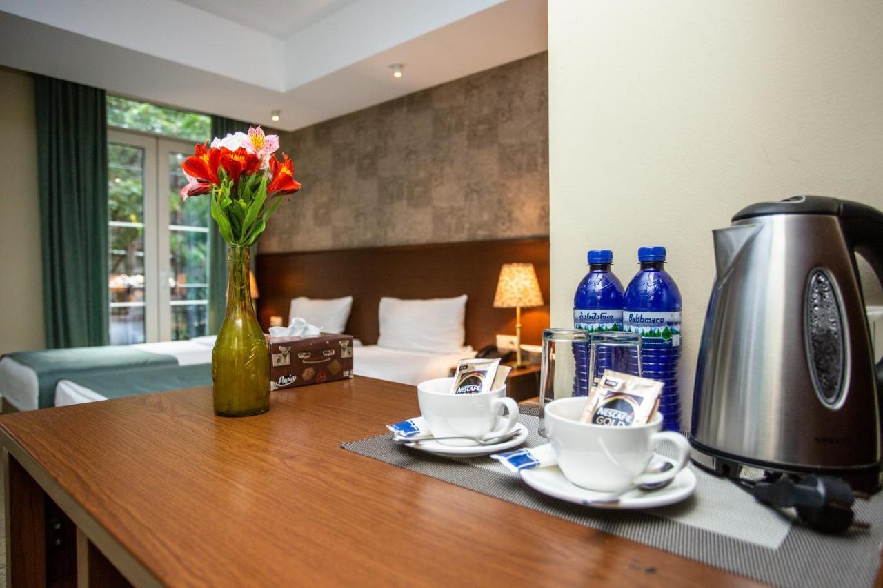 A5 Hotel Тбилиси Екстериор снимка