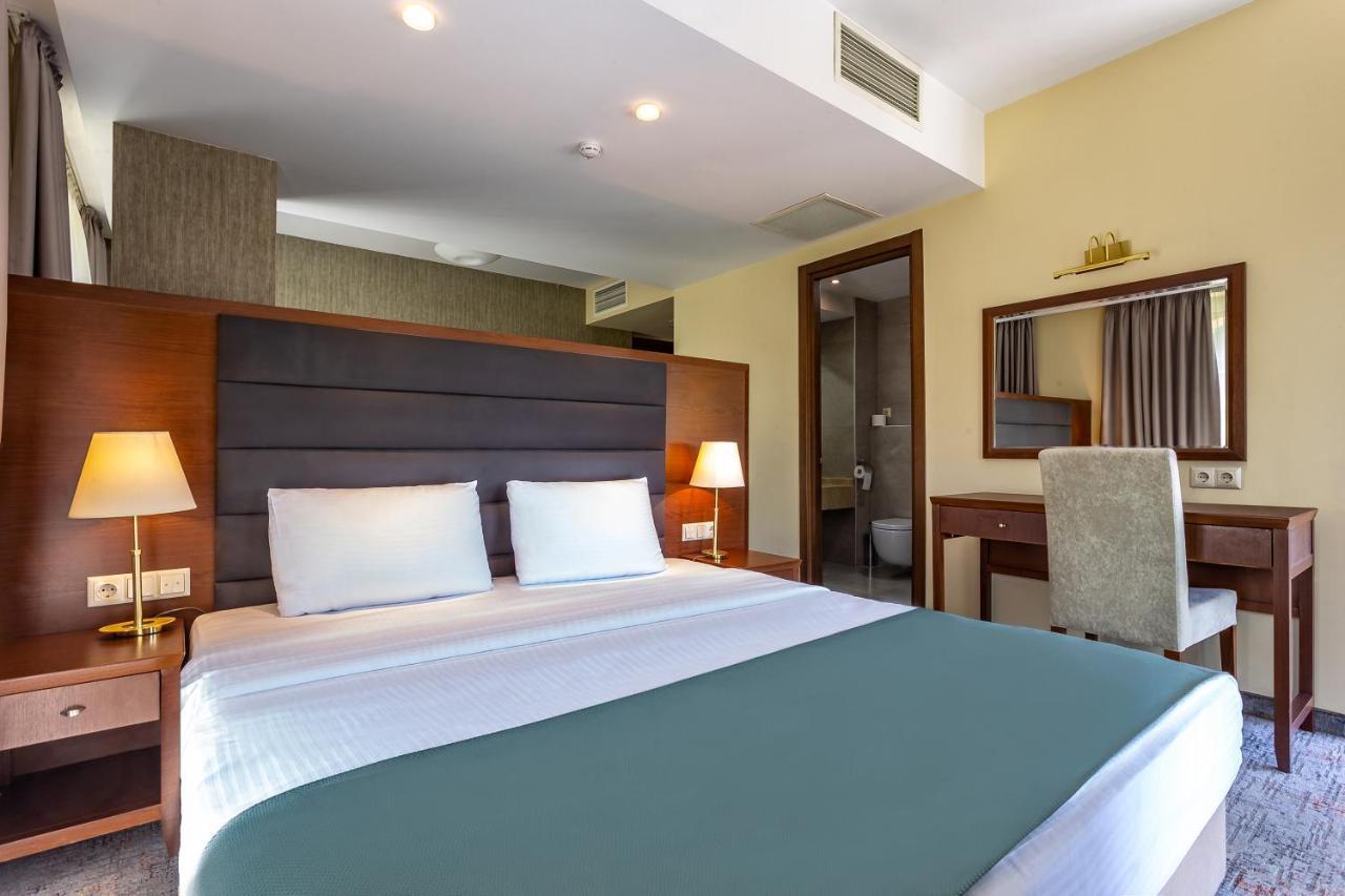 A5 Hotel Тбилиси Екстериор снимка