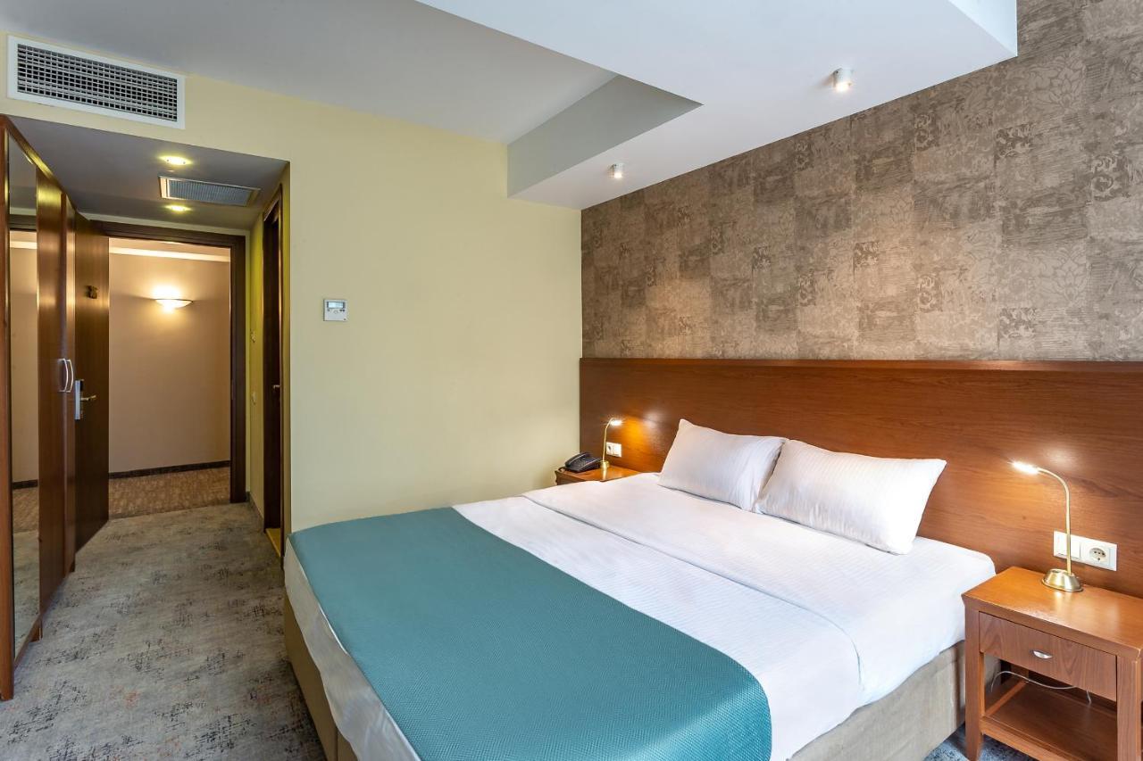 A5 Hotel Тбилиси Екстериор снимка