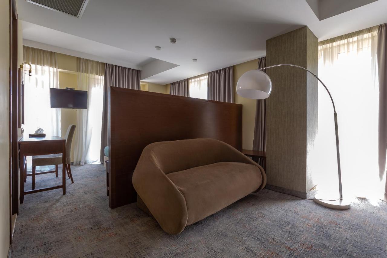 A5 Hotel Тбилиси Екстериор снимка