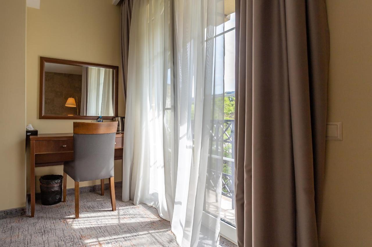 A5 Hotel Тбилиси Екстериор снимка