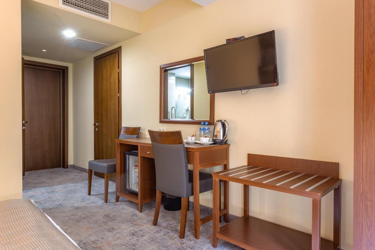 A5 Hotel Тбилиси Екстериор снимка