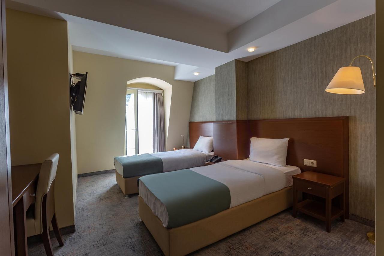 A5 Hotel Тбилиси Екстериор снимка