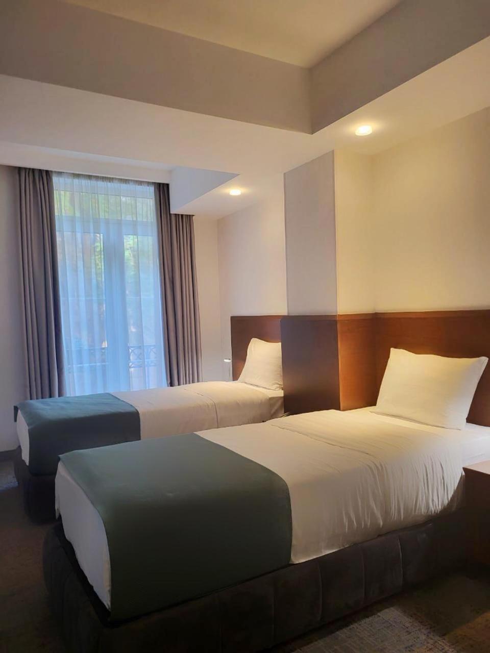 A5 Hotel Тбилиси Екстериор снимка